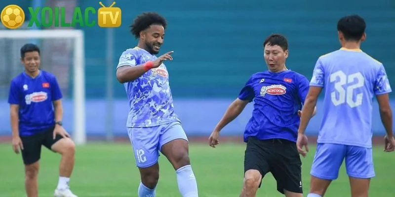 Tiền đạo ĐT Việt Nam thán phục Xuân Son: “Anh ấy ở đẳng cấp khác”