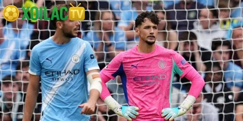 Tranh cãi Man City mất 2 quả penalty trước Newcastle, Rooney đòi công bằng