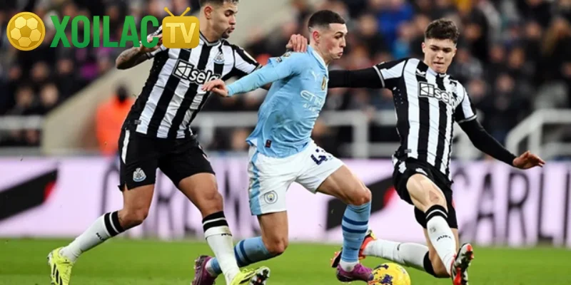 Tranh cãi Man City mất 2 quả penalty trước Newcastle, Rooney đòi công bằng