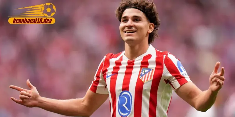 Thibaut Courtois tuyên chiến Barca trước thềm Thibaut Courtois tuyên chiến Barca trước thềm 'siêu kinh điển'.